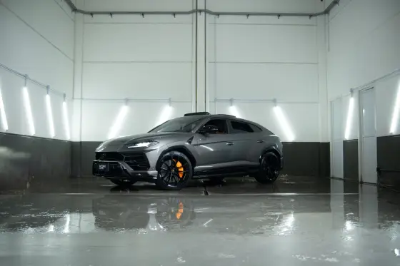 LAMBORGHINI URUS 2021