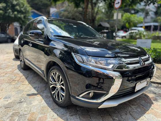 MITSUBISHI OUTLANDER 2018