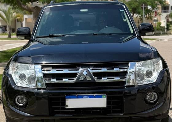 MITSUBISHI PAJERO FULL 2013