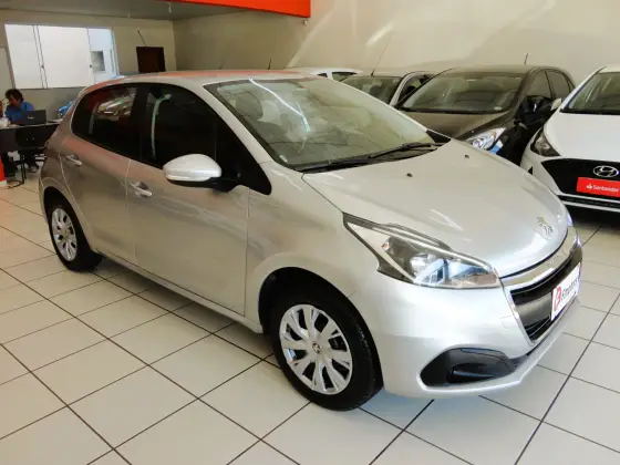 PEUGEOT 208 2018