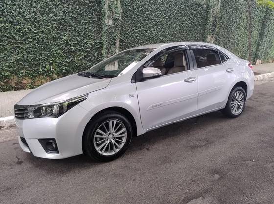 TOYOTA COROLLA 2015