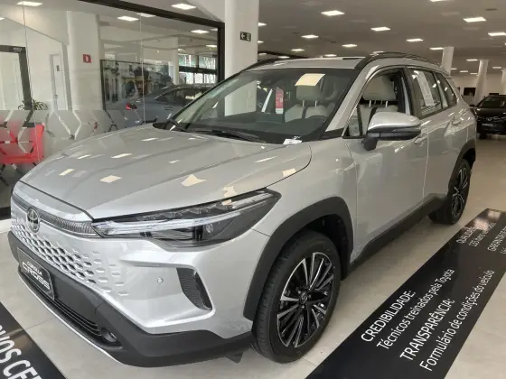 TOYOTA COROLLA CROSS 2026