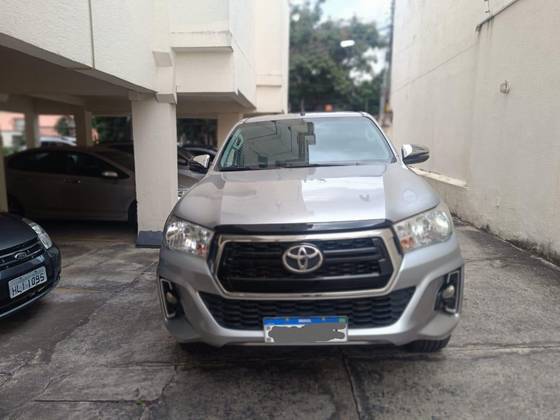 TOYOTA HILUX 2019
