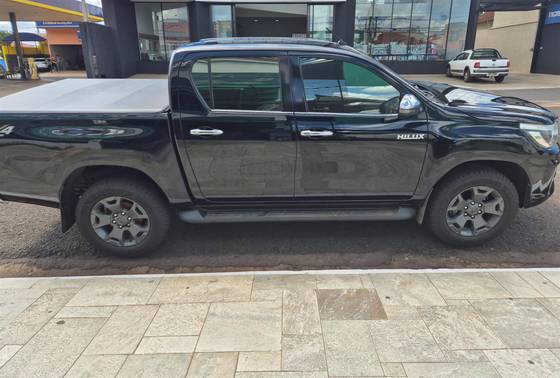 TOYOTA HILUX 2019