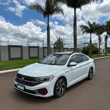 VOLKSWAGEN JETTA 2024