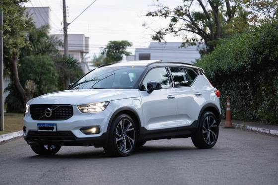 VOLVO XC40 2021