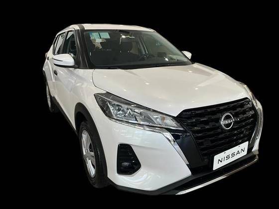 NISSAN KICKS PLAY 2025