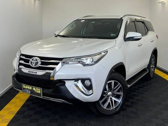 TOYOTA HILUX SW4 2016