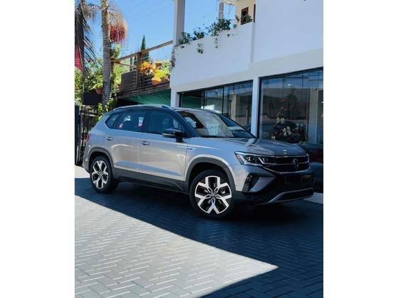 VOLKSWAGEN TAOS 2024