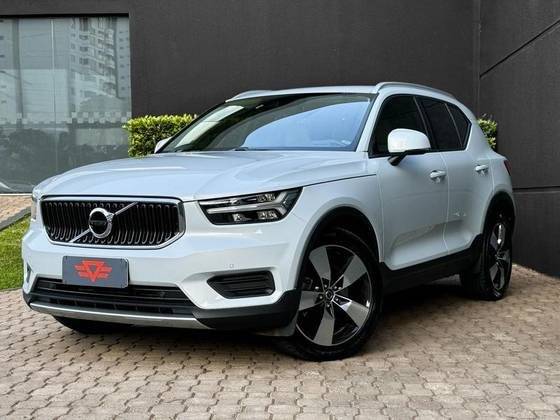 VOLVO XC40 2020
