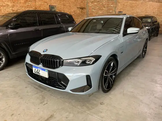 BMW 330e 2024