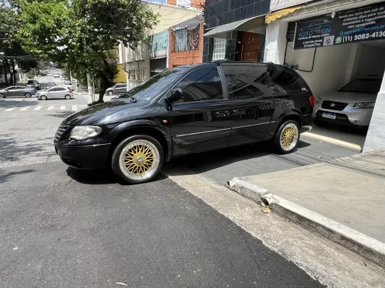 CHRYSLER GRAND CARAVAN 2005