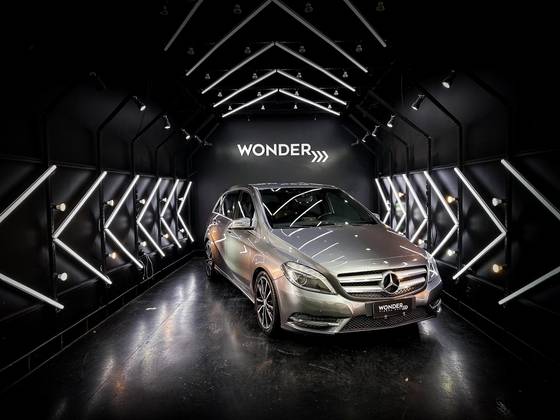 MERCEDES-BENZ B 200 2014