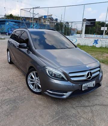 MERCEDES-BENZ B 200 2014