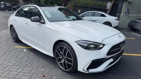 MERCEDES-BENZ C 300 2024