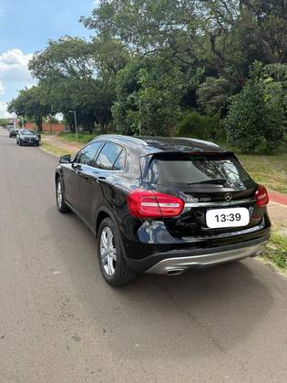 MERCEDES-BENZ GLA 200 2017