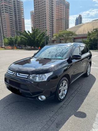 MITSUBISHI OUTLANDER 2014