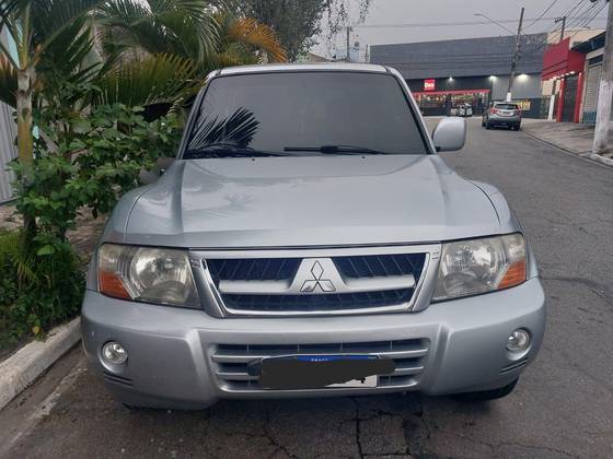 MITSUBISHI PAJERO FULL 2005