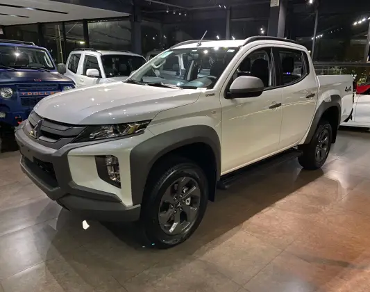 MITSUBISHI TRITON 2025