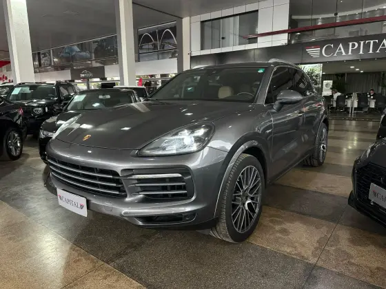 PORSCHE CAYENNE 2021