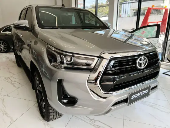 TOYOTA HILUX 2024