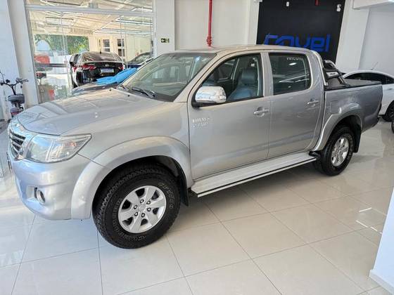 TOYOTA HILUX 2015