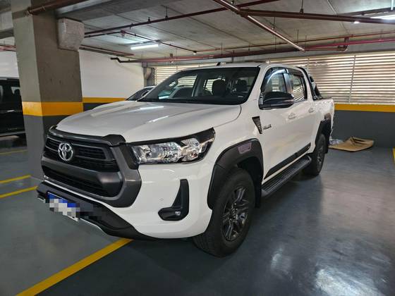 TOYOTA HILUX 2024
