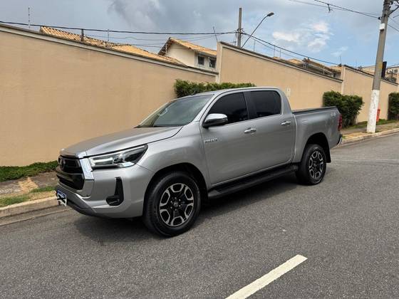 TOYOTA HILUX 2021