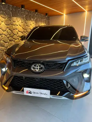 TOYOTA HILUX SW4 2022