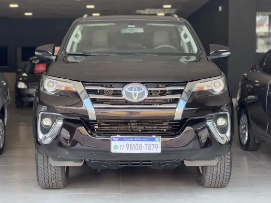 TOYOTA HILUX SW4 2018