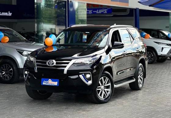 TOYOTA HILUX SW4 2018