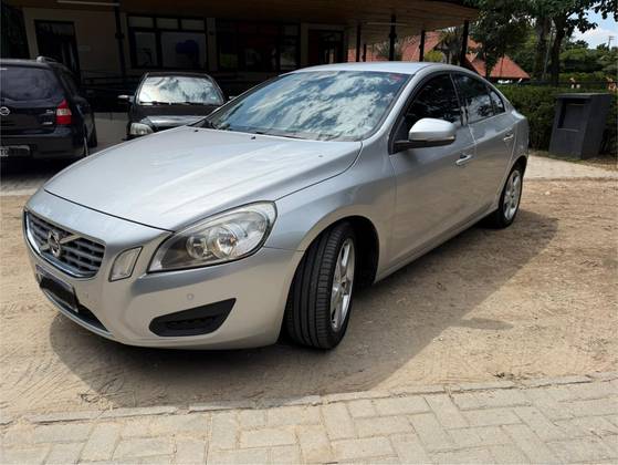 VOLVO S60 2011