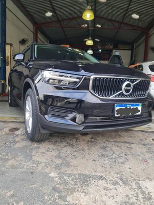 VOLVO XC40 2019