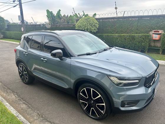 VOLVO XC40 2020