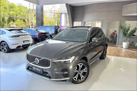VOLVO XC60 2022