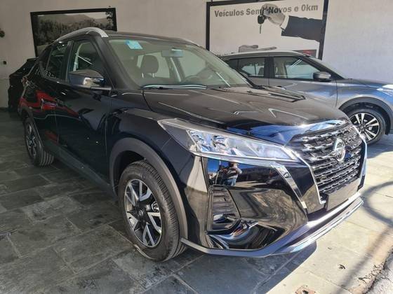 NISSAN KICKS PLAY 2025