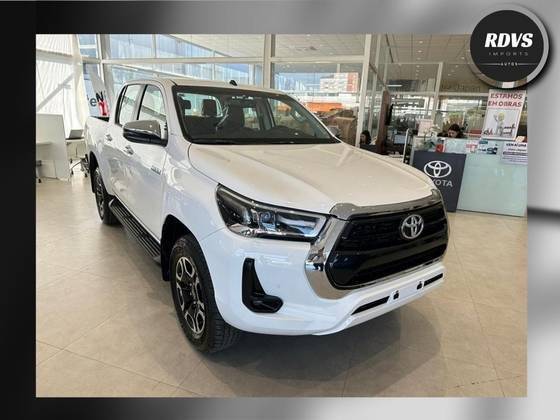 TOYOTA HILUX 2025
