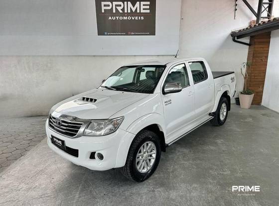 TOYOTA HILUX 2013