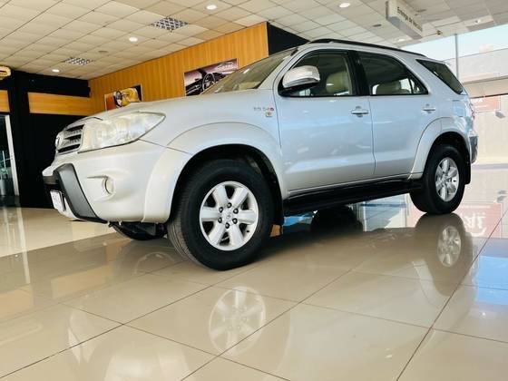 TOYOTA HILUX SW4 2010