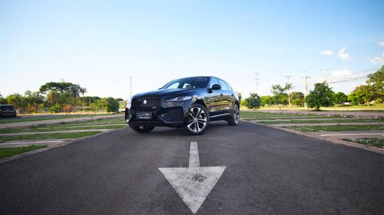 JAGUAR F-PACE 2025