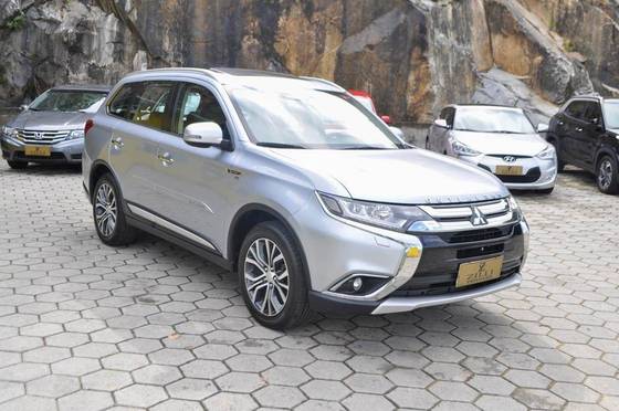 MITSUBISHI OUTLANDER 2017