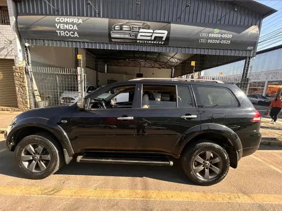 MITSUBISHI PAJERO 2016