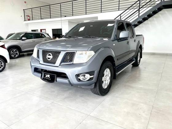 NISSAN FRONTIER 2014