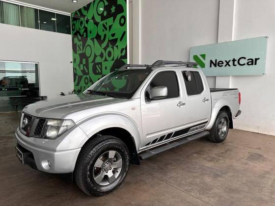 NISSAN FRONTIER 2012