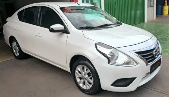 NISSAN VERSA 2020