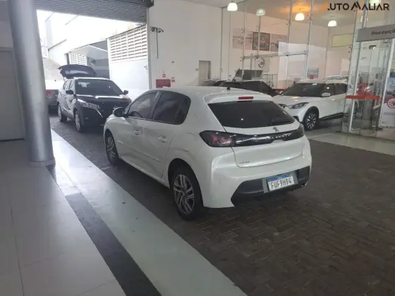PEUGEOT 208 2022
