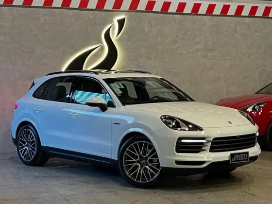 PORSCHE CAYENNE 2023