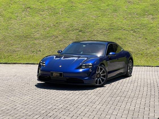 PORSCHE TAYCAN 2021