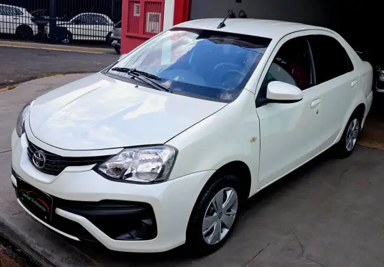 TOYOTA ETIOS 2018