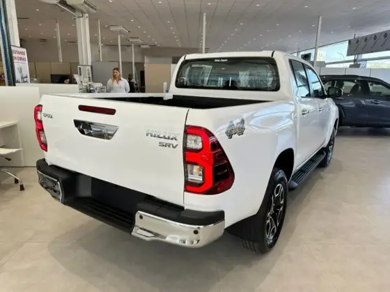 TOYOTA HILUX 2025